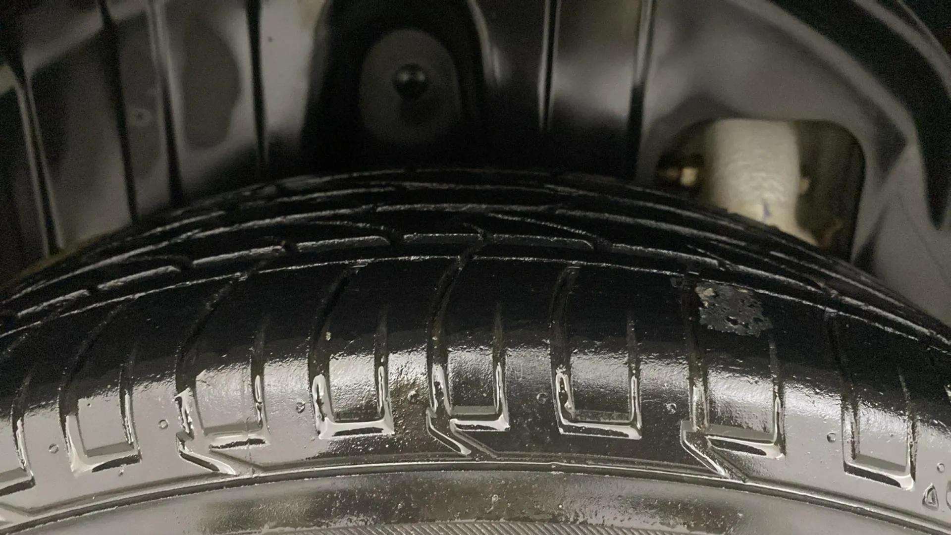 RHS-Rear-Tyre-Tread-19