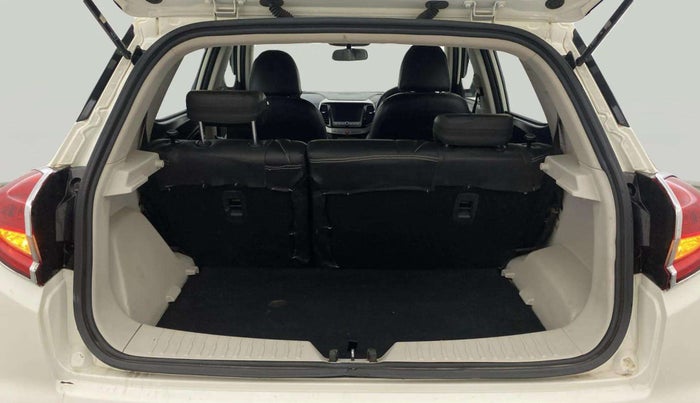 2023 Mahindra XUV300 W8 1.5 DIESEL, Diesel, Manual, 40,240 km, Boot Open Zoomed View