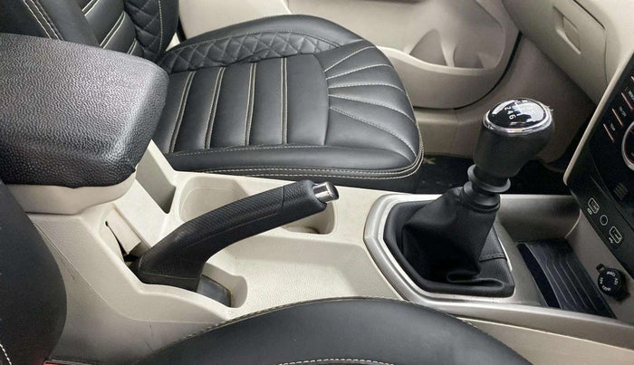 2023 Mahindra XUV300 W8 1.5 DIESEL, Diesel, Manual, 40,240 km, Gear Lever