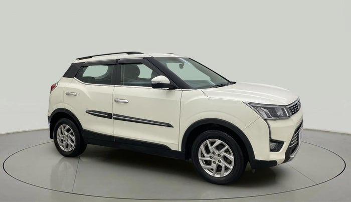 2023 Mahindra XUV300 W8 1.5 DIESEL, Diesel, Manual, 40,240 km, Right Front Diagonal
