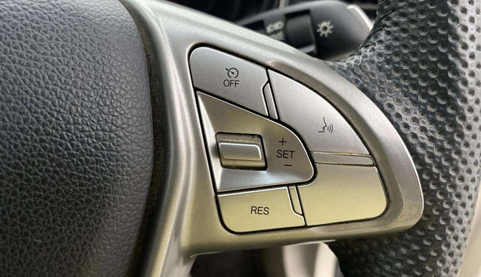 2023 Mahindra XUV300 W8 1.5 DIESEL, Diesel, Manual, 40,240 km, Adaptive Cruise Control