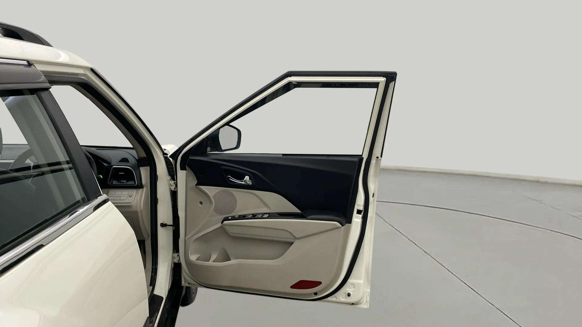 RHS-Front-Door-Open-32