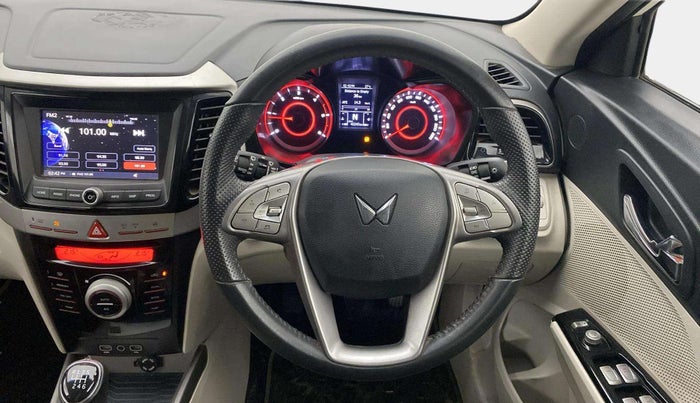 2023 Mahindra XUV300 W8 1.5 DIESEL, Diesel, Manual, 40,240 km, Steering Wheel Close Up
