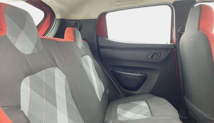 2022 Renault Kwid RXT 1.0, Petrol, Manual, 22,939 km, Right Side Rear Door Cabin