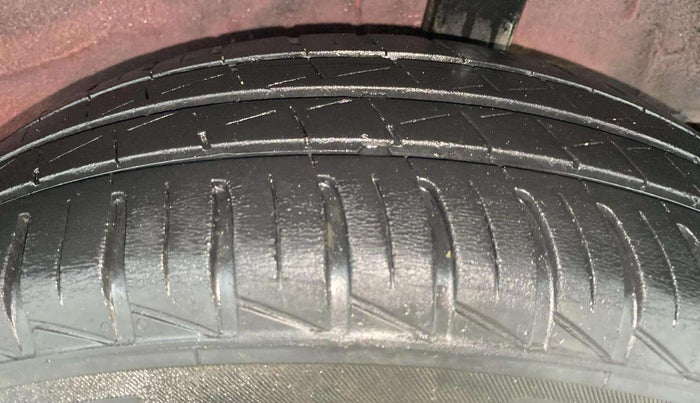 2022 Renault Kwid RXT 1.0, Petrol, Manual, 22,939 km, Left Rear Tyre Tread