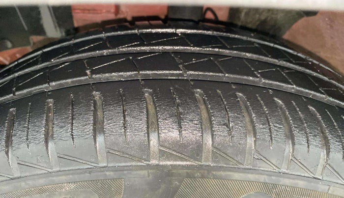 2022 Renault Kwid RXT 1.0, Petrol, Manual, 22,939 km, Left Front Tyre Tread
