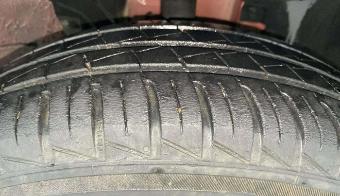 2022 Renault Kwid RXT 1.0, Petrol, Manual, 22,939 km, Right Front Tyre Tread