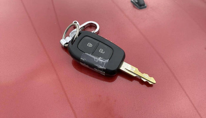 2022 Renault Kwid RXT 1.0, Petrol, Manual, 22,939 km, Key Close Up