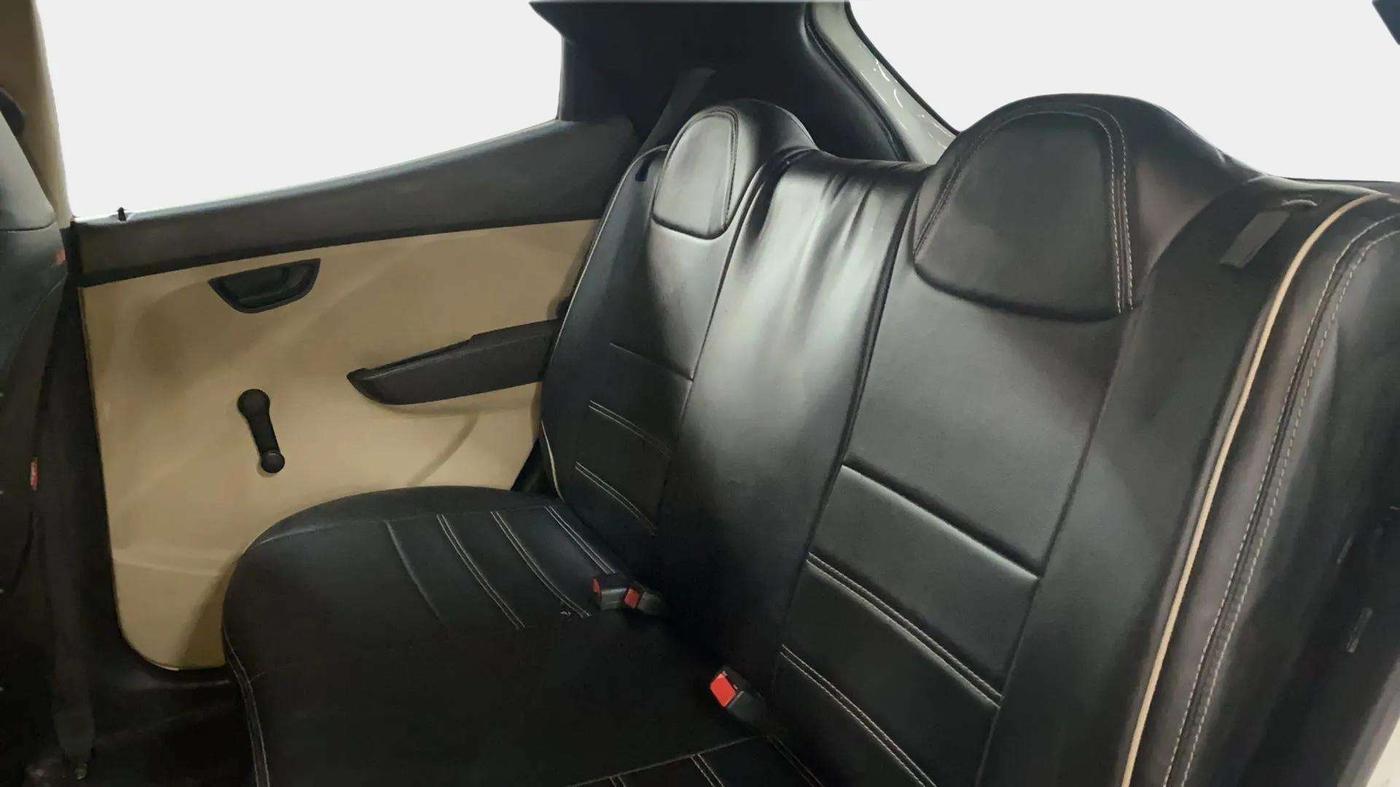 2017 Hyundai Eon ERA +, Petrol, Manual, 97,842 km, Right Side Rear Door Cabin
