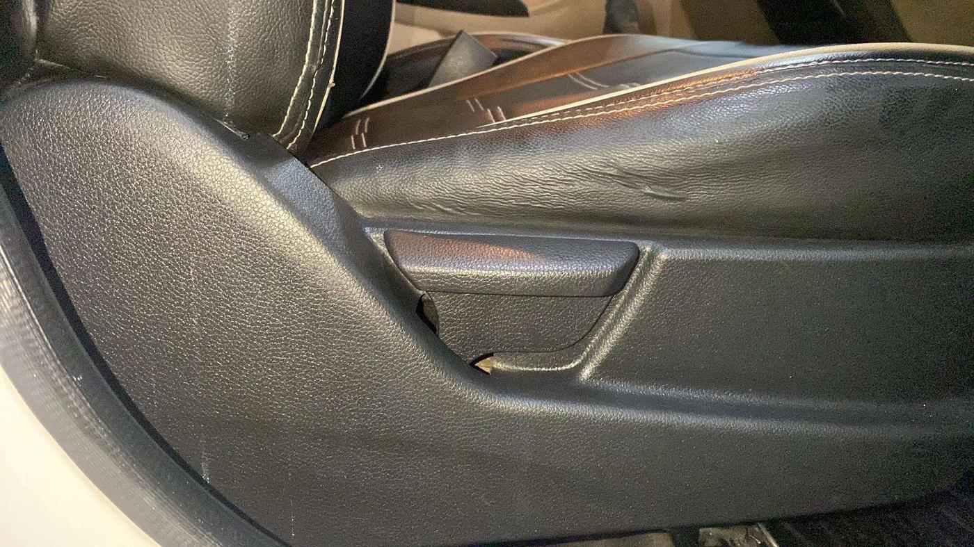 2017 Hyundai Eon ERA +, Petrol, Manual, 97,842 km, Driver Side Adjustment Panel