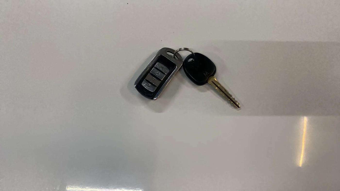 2017 Hyundai Eon ERA +, Petrol, Manual, 97,842 km, Key Close Up