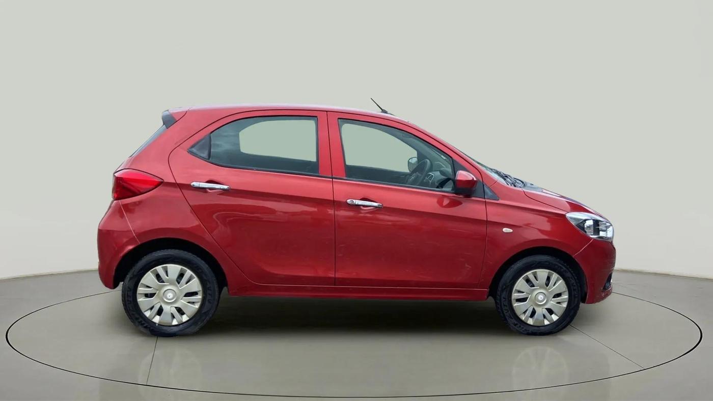 2017 Tata Tiago XT PETROL, Petrol, Manual, 56,802 km, Right Side View