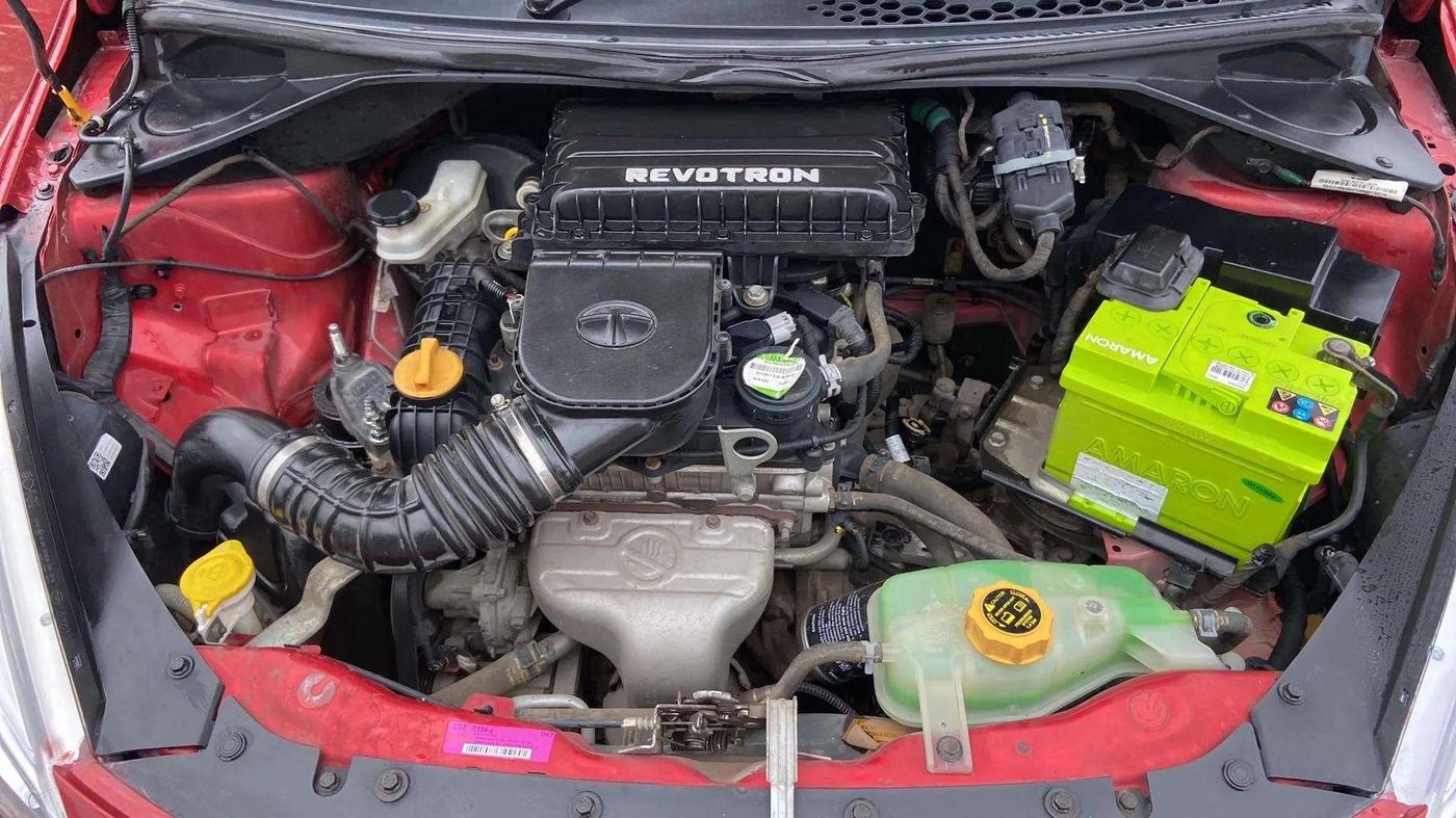 2017 Tata Tiago XT PETROL, Petrol, Manual, 56,802 km, Open Bonet