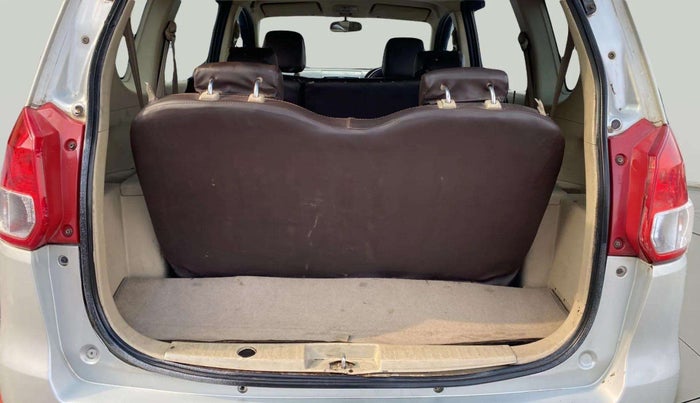 2015 Maruti Ertiga VDI, Diesel, Manual, 1,17,624 km, Boot Inside