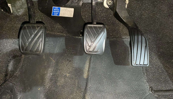 2017 Maruti Swift LDI, Diesel, Manual, 1,26,633 km, Pedals