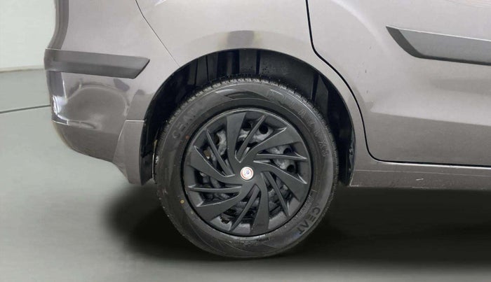 2015 Maruti Ertiga VDI, Diesel, Manual, 71,386 km, Right Rear Wheel