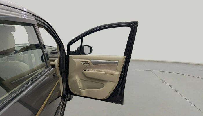 2015 Maruti Ertiga VDI, Diesel, Manual, 71,386 km, RHS Front Door