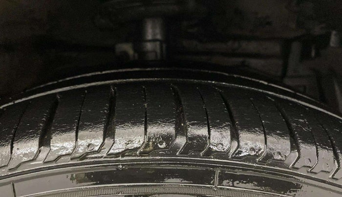 2015 Maruti Ertiga VDI, Diesel, Manual, 71,386 km, Right Front Tyre Tread