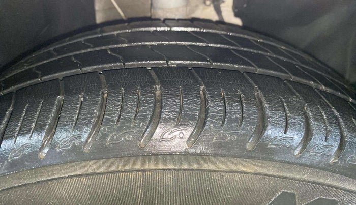 2021 Tata ALTROZ XT PETROL, CNG, Manual, 37,913 km, Right Front Tyre Tread
