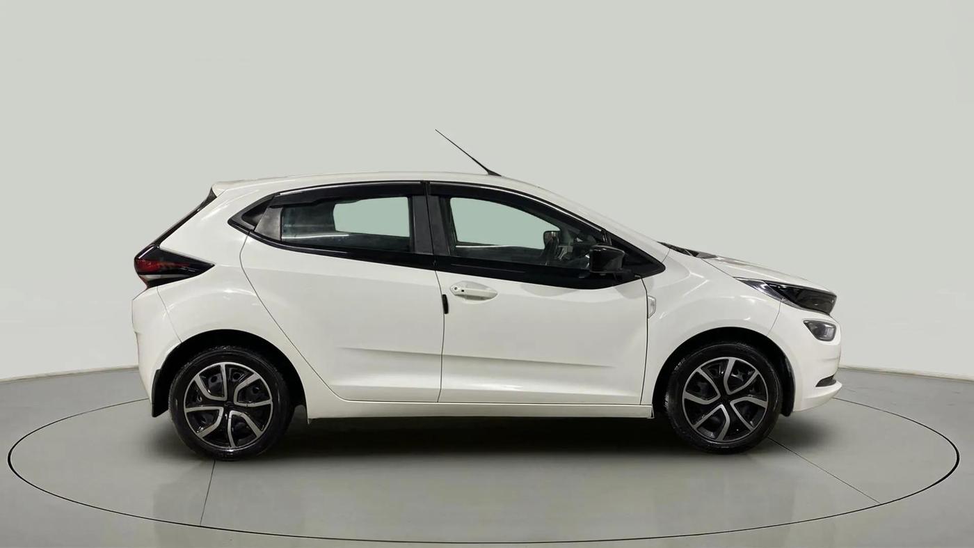 2021 Tata ALTROZ XT PETROL, CNG, Manual, 37,913 km, Right Side View