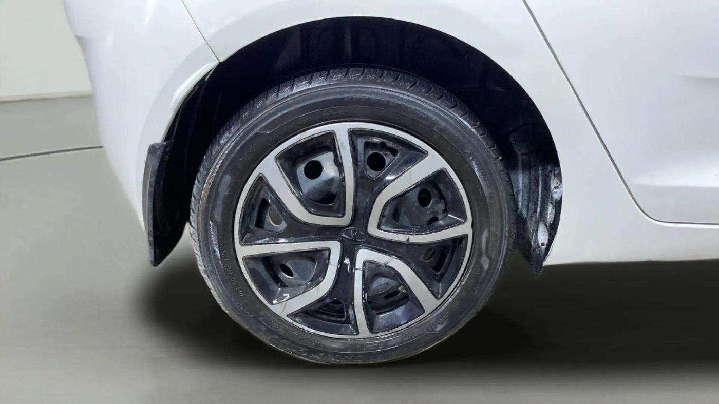 2021 Tata ALTROZ XT PETROL, CNG, Manual, 37,913 km, Right Rear Wheel