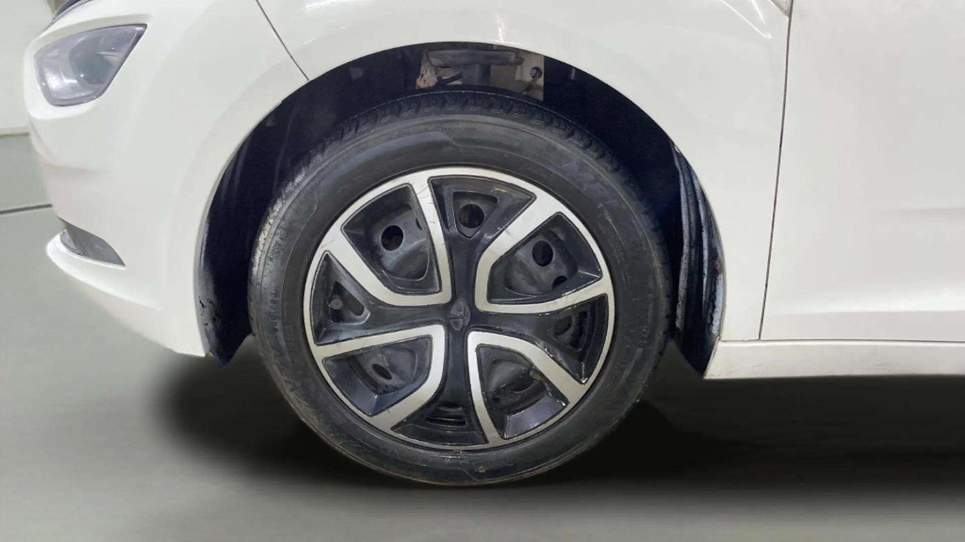 2021 Tata ALTROZ XT PETROL, CNG, Manual, 37,913 km, Left Front Wheel