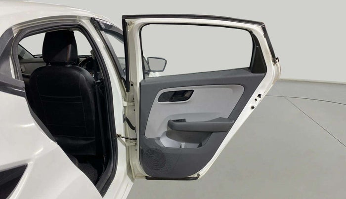 2021 Tata ALTROZ XT PETROL, CNG, Manual, 37,913 km, RHS Rear Door