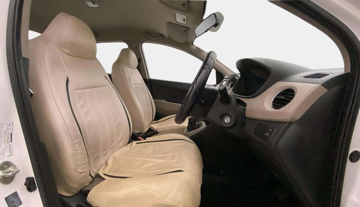 2014 Hyundai Xcent S (O) 1.2, Petrol, Manual, 41,813 km, Right Side Front Door Cabin