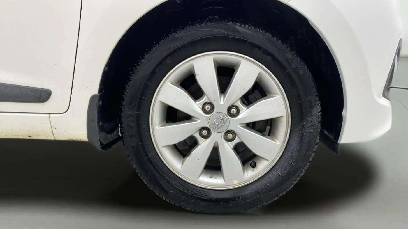 2014 Hyundai Xcent S (O) 1.2, Petrol, Manual, 42,024 km, Right Front Wheel