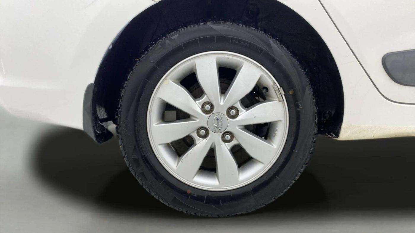 2014 Hyundai Xcent S (O) 1.2, Petrol, Manual, 42,024 km, Right Rear Wheel