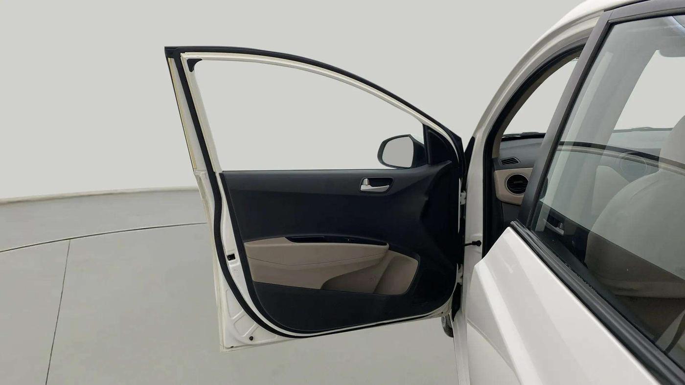 2014 Hyundai Xcent S (O) 1.2, Petrol, Manual, 42,024 km, LHS Front Door