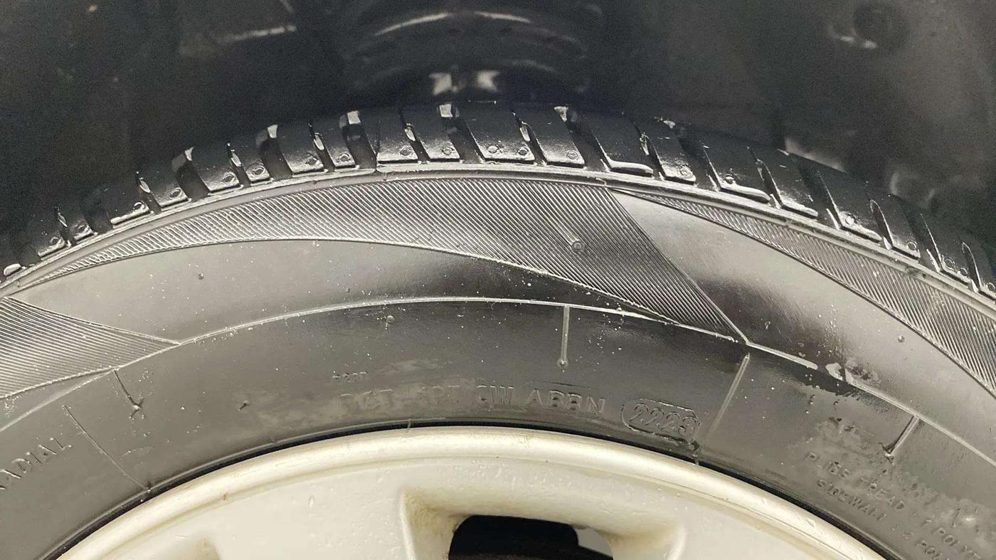 2014 Hyundai Xcent S (O) 1.2, Petrol, Manual, 42,024 km, Right Front Tyre Tread