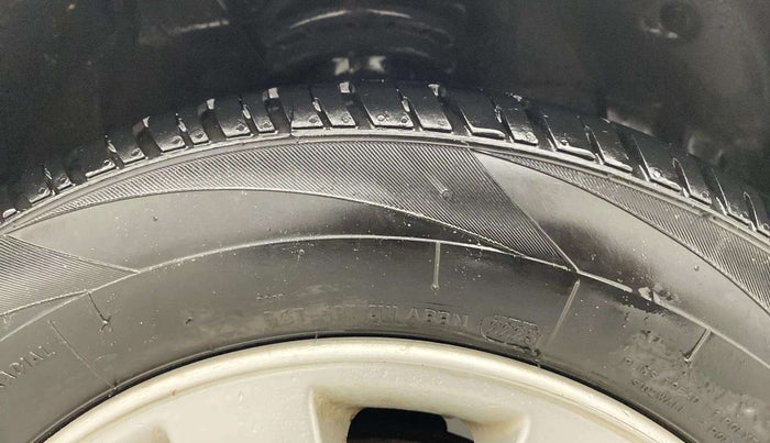 2014 Hyundai Xcent S (O) 1.2, Petrol, Manual, 41,813 km, Right Front Tyre Tread