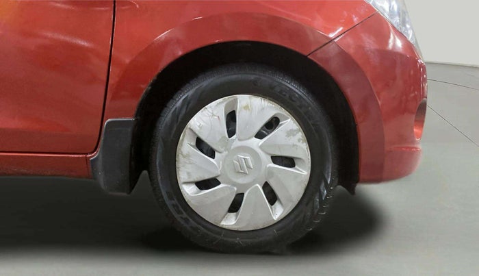 2016 Maruti Celerio VXI CNG, CNG, Manual, 60,896 km, Right Front Wheel