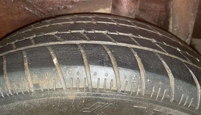 2016 Maruti Celerio VXI CNG, CNG, Manual, 60,896 km, Left Rear Tyre Tread