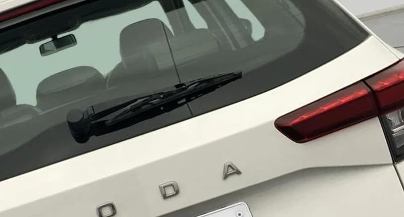 2023 Skoda KUSHAQ AMBITION 1.0L TSI MT, Petrol, Manual, 11,978 km, Rear Wiper