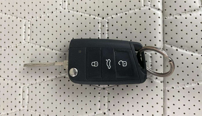 2023 Skoda KUSHAQ AMBITION 1.0L TSI MT, Petrol, Manual, 11,978 km, Key Close Up