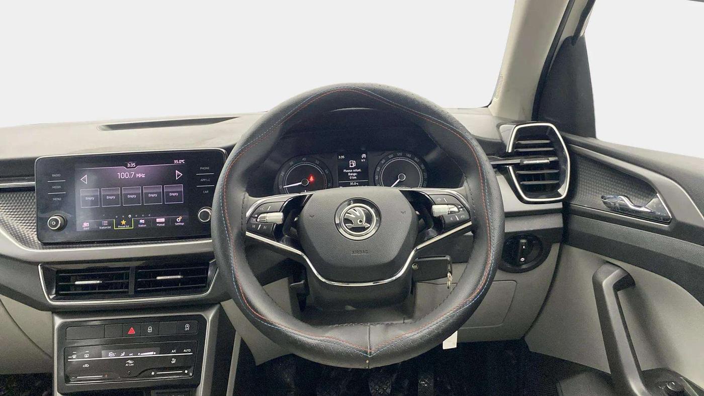 2023 Skoda KUSHAQ AMBITION 1.0L TSI MT, Petrol, Manual, 11,978 km, Steering Wheel Close Up