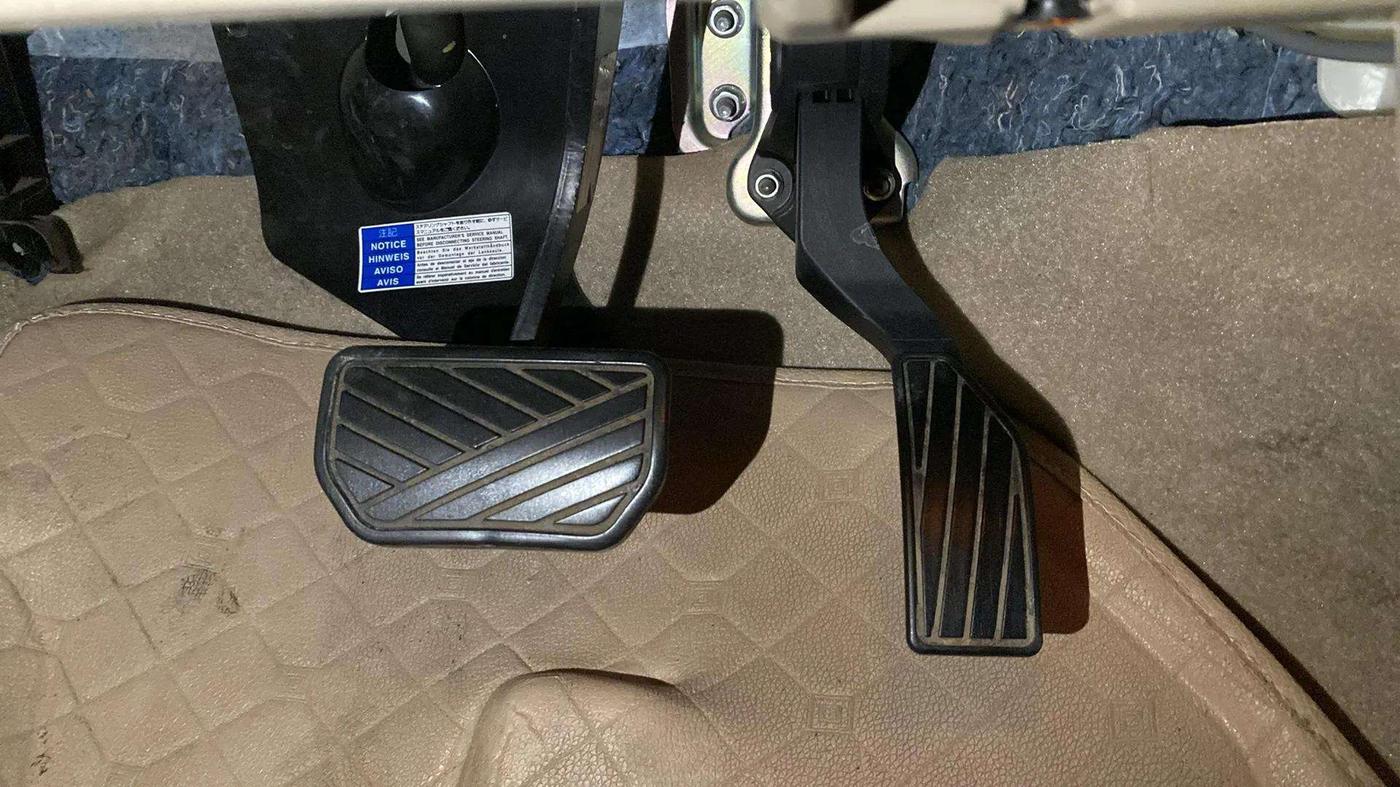 2022 Maruti Ciaz ZETA AT 1.5  SHVS PETROL, Petrol, Automatic, 16,861 km, Pedals