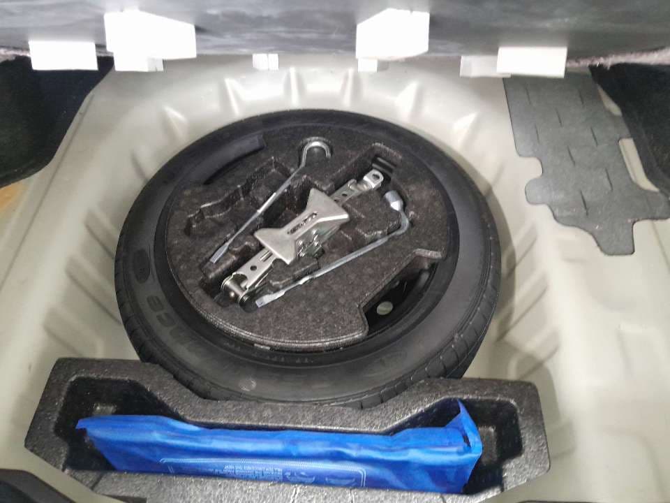 2022 Maruti Ciaz ZETA AT 1.5  SHVS PETROL, Petrol, Automatic, 16,861 km, Spare Tyre