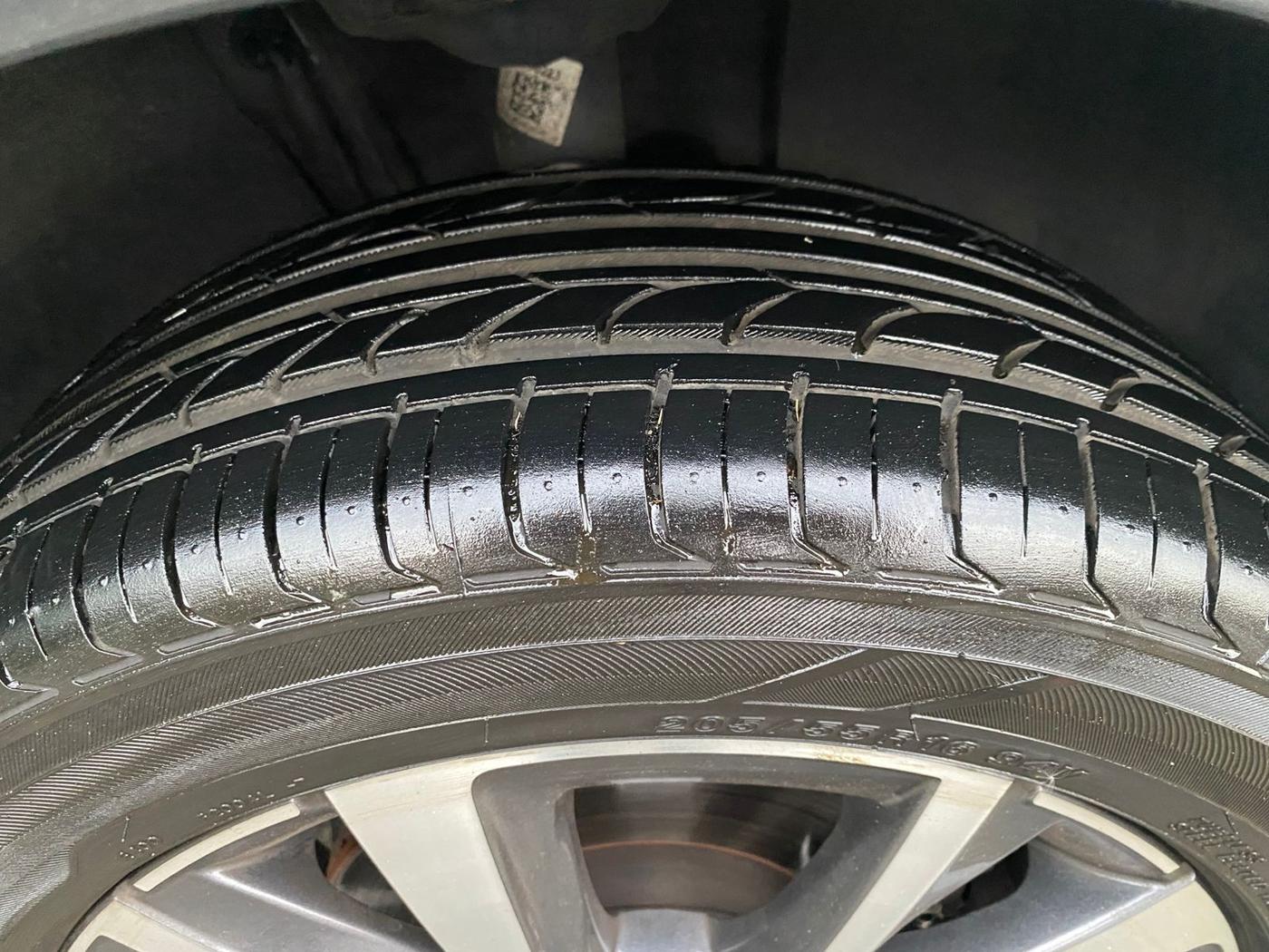 2022 Maruti Ciaz ZETA AT 1.5  SHVS PETROL, Petrol, Automatic, 16,861 km, Right Front Tyre Tread