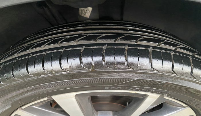 2022 Maruti Ciaz ZETA AT 1.5  SHVS PETROL, Petrol, Automatic, 16,843 km, Right Front Tyre Tread