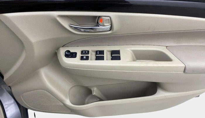 2016 Maruti Ciaz ZXI+, Petrol, Manual, 1,18,282 km, Driver Side Door Panels Control