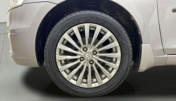 2016 Maruti Ciaz ZXI+, Petrol, Manual, 1,18,282 km, Left Front Wheel