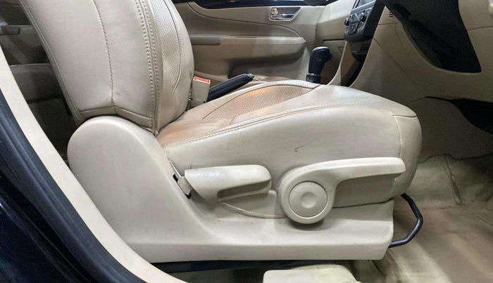 2018 Maruti Ciaz ALPHA  AT 1.4  PETROL, Petrol, Automatic, 37,729 km, Driver Side Adjustment Panel