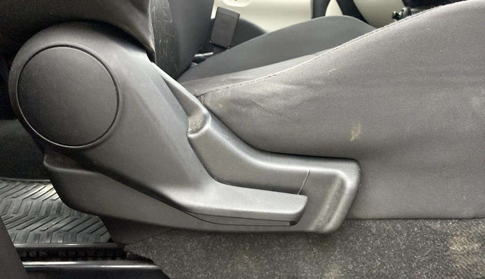 2017 Maruti IGNIS ZETA 1.2 AMT, Petrol, Automatic, 32,007 km, Driver Side Adjustment Panel