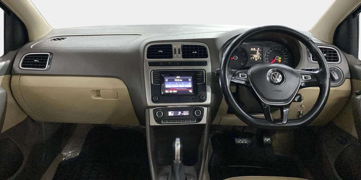 2017 Volkswagen Vento HIGHLINE PLUS 1.2 AT 16 ALLOY, Petrol, Automatic, 40,549 km, Dashboard