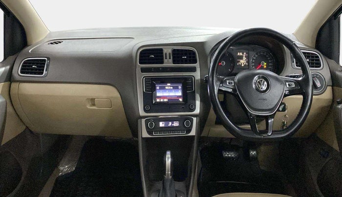 2017 Volkswagen Vento HIGHLINE PLUS 1.2 AT 16 ALLOY, Petrol, Automatic, 40,549 km, Dashboard