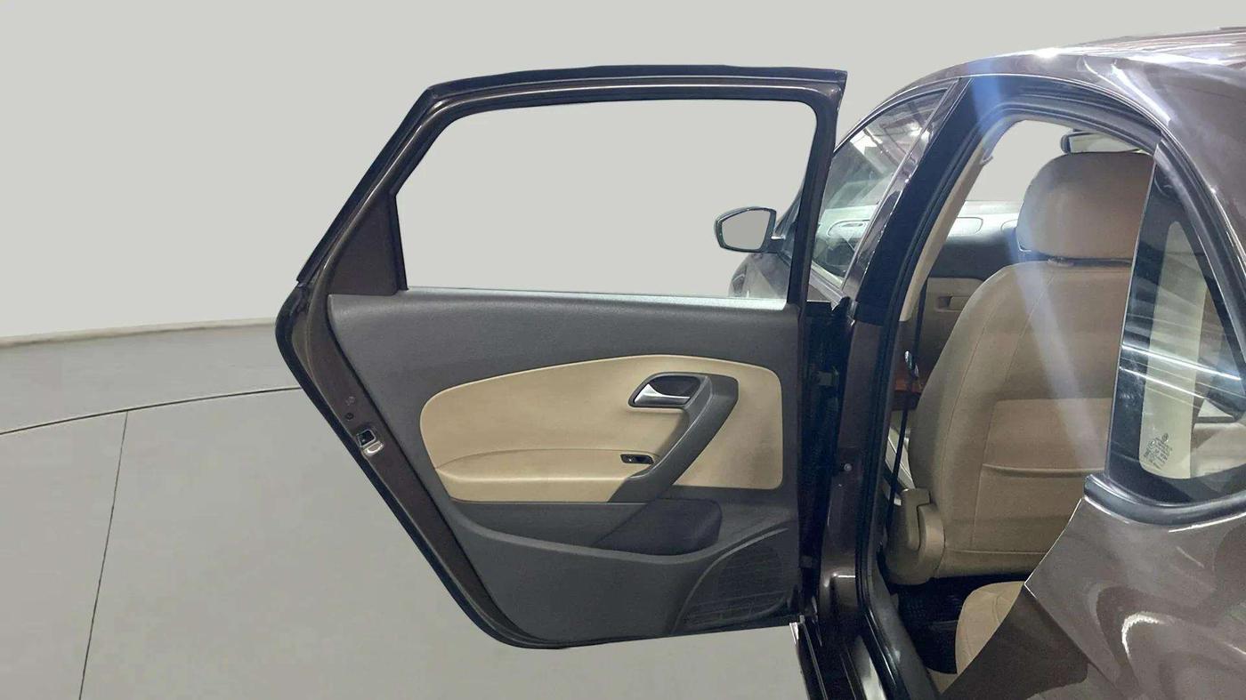 2017 Volkswagen Vento HIGHLINE PLUS 1.2 AT 16 ALLOY, Petrol, Automatic, 40,549 km, LHS Rear Door