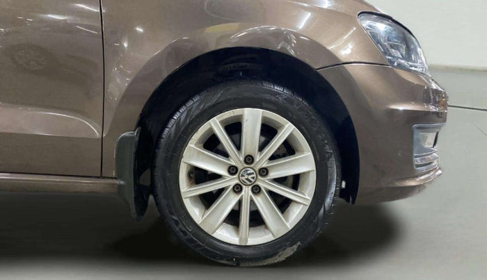 2017 Volkswagen Vento HIGHLINE PLUS 1.2 AT 16 ALLOY, Petrol, Automatic, 40,549 km, Right Front Wheel
